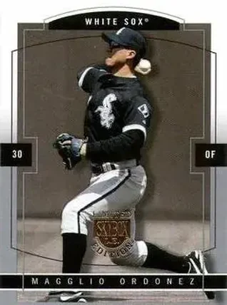 2004 SkyBox LE #16 - Magglio Ordonez - Chicago White Sox